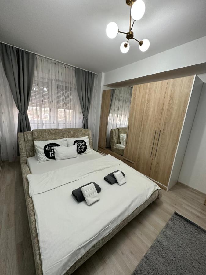 Class Deluxe Apartments Oradea Exterior photo